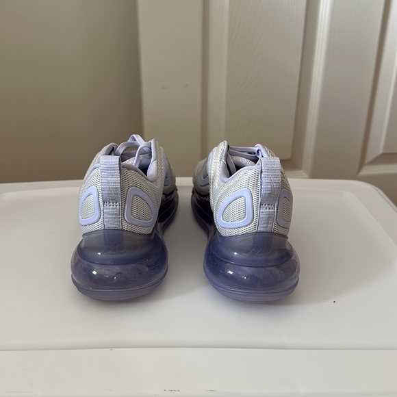 Nike Air Max 720 - Picture 2 of 4